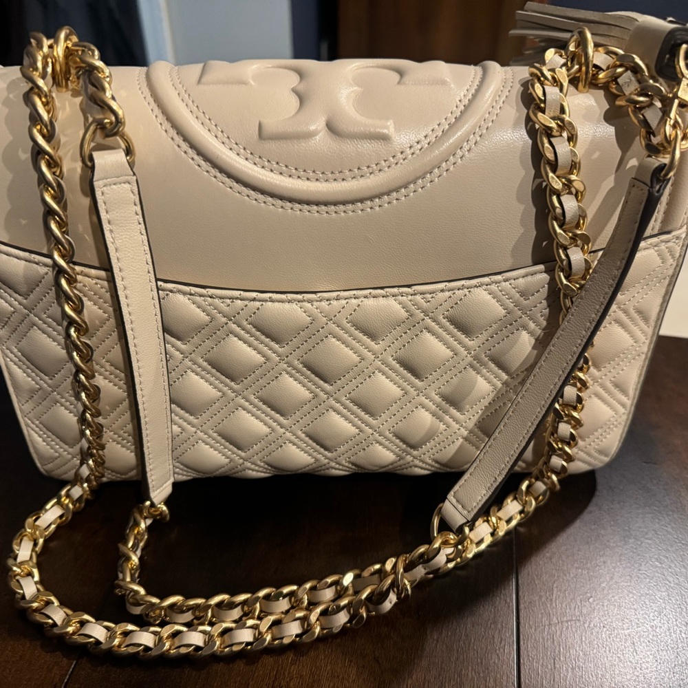 Tory Burch Cream Fleming Quilted Shoulder Bag with Gold Chain - Picture 2 of 5